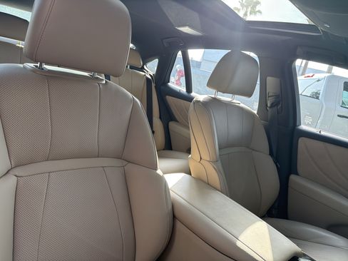 Used 2023 Lexus LS 500 w/ Accessory Package (Z2) RWD image 44