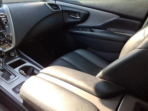 Certified 2022 Nissan Murano SV w/ SV Midnight Edition Package image 12