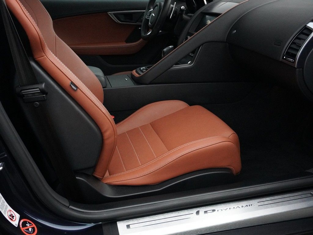 Used 2019 Jaguar F-TYPE R-Dynamic AWD/4WD image 33