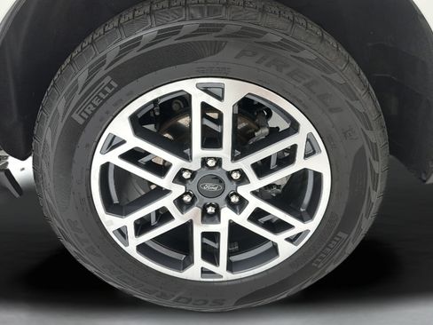 Used 2025 Ford Expedition Active AWD/4WD image 8