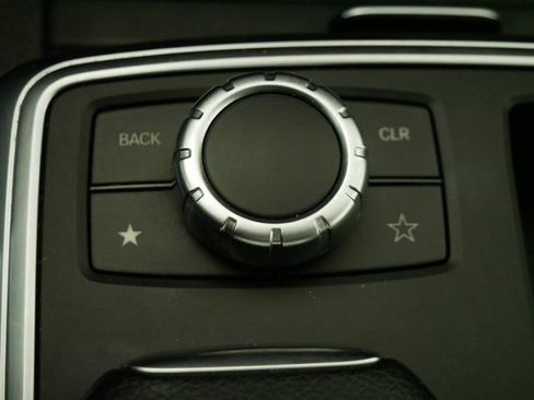 Used 2015 Mercedes-Benz ML 350 4MATIC image 31
