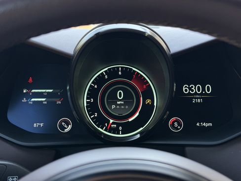 Used 2023 Aston Martin V8 Vantage Roadster RWD image 7