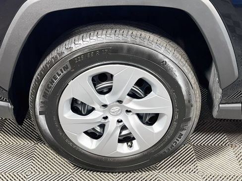 Certified 2025 Toyota RAV4 LE AWD/4WD image 27
