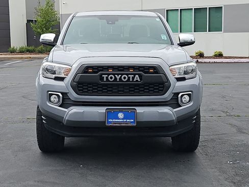 Used 2018 Toyota Tacoma Limited AWD/4WD image 9