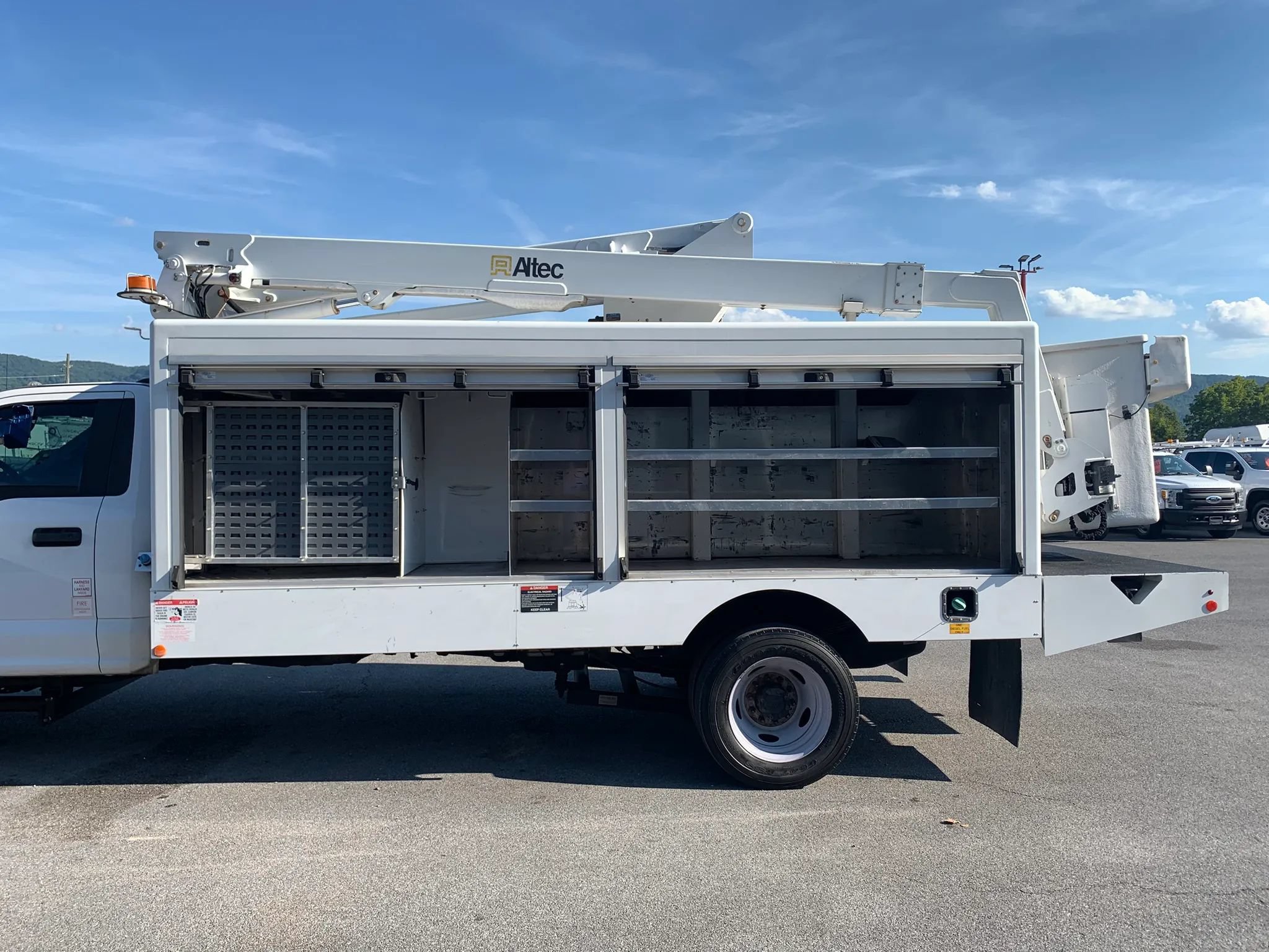 Used 2020 Ford F550 2WD Regular Cab Super Duty image 27