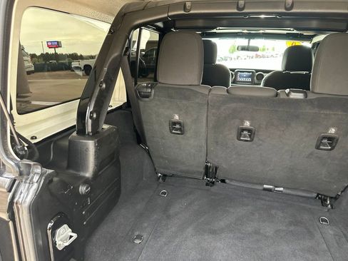 Used 2019 Jeep Wrangler Unlimited Sport S AWD/4WD image 24