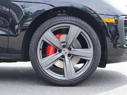 Used 2023 Porsche Macan S AWD/4WD image 16