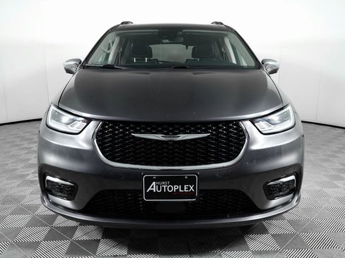 Used 2022 Chrysler Pacifica Limited image 2
