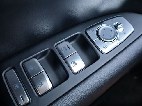 Used 2026 Genesis G70 2.5T image 20