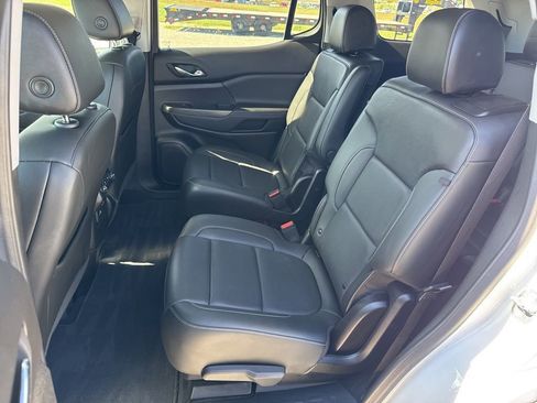Used 2023 GMC Acadia SLT image 21