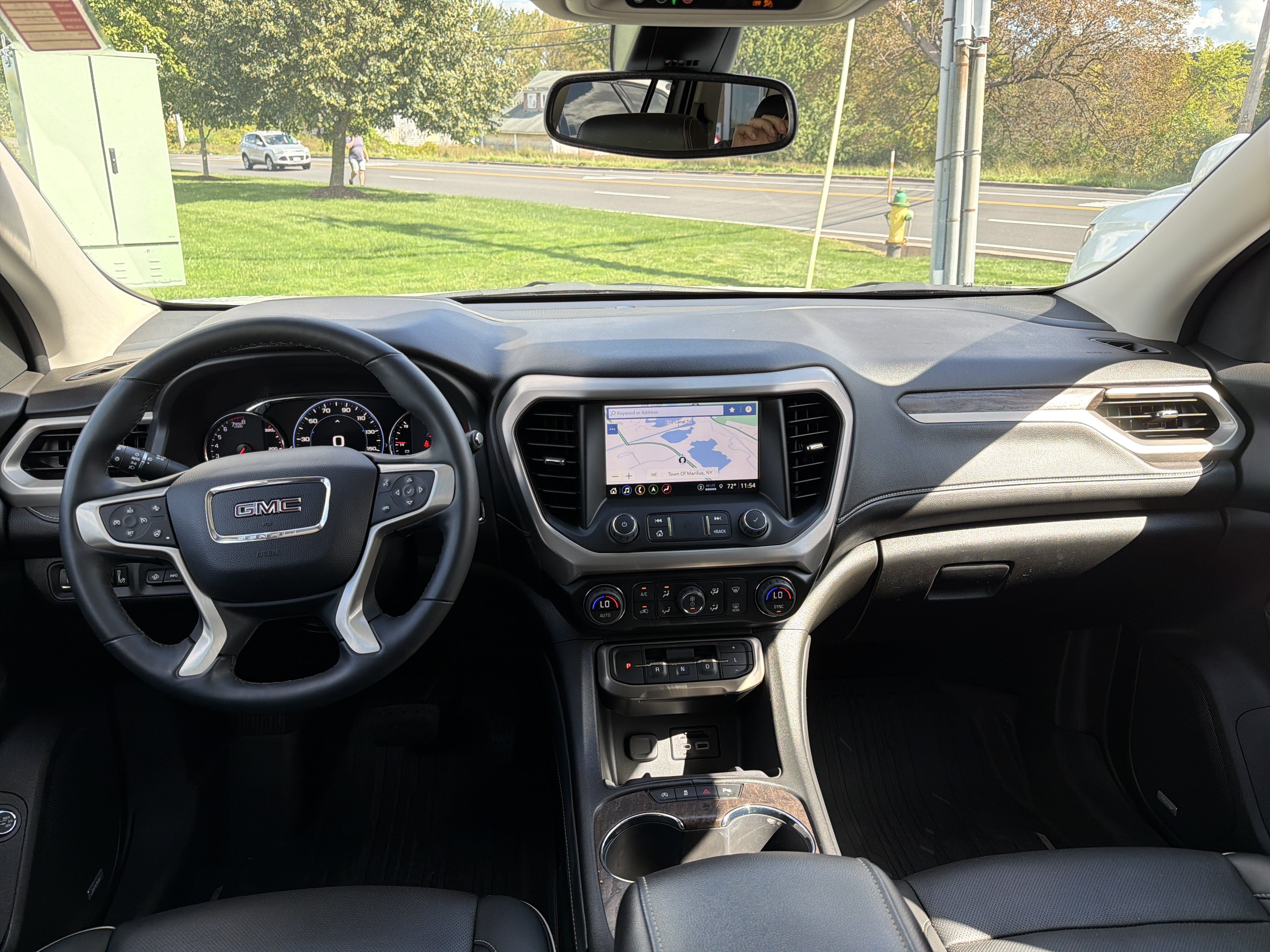 Used 2023 GMC Acadia Denali w/ Trailering Package AWD/4WD image 12
