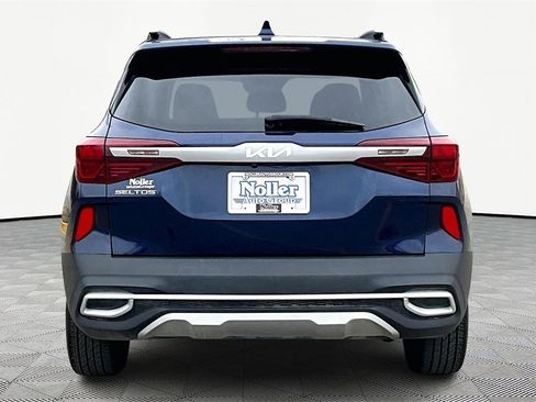 Used 2022 Kia Seltos EX image 4