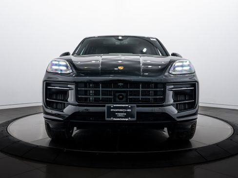 Certified 2025 Porsche Cayenne image 10
