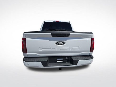 Used 2024 Ford F150 XLT w/ XLT Black Appearance Package RWD image 4