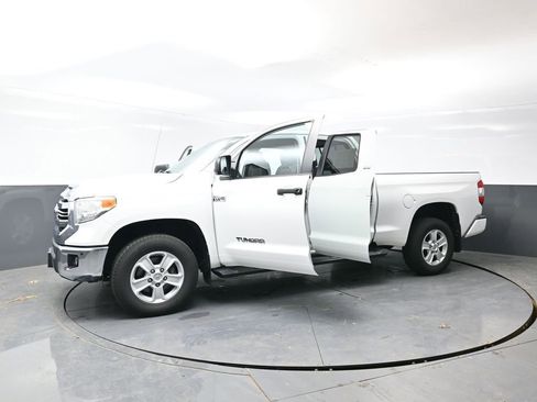 Used 2016 Toyota Tundra SR5 w/ SR5 Upgrade Package image 57