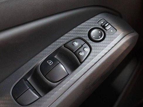 Used 2025 Nissan Altima 2.5 SV FWD image 17