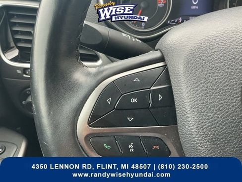 Used 2019 Jeep Cherokee Limited AWD/4WD image 16