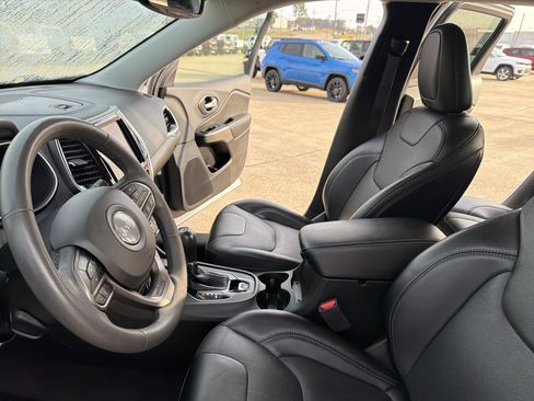 Used 2022 Jeep Cherokee Limited image 14