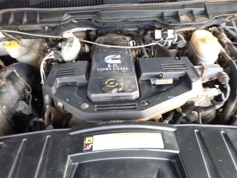 Used 2011 RAM 2500 Laramie w/ Cold Weather Group image 31