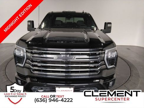 Used 2024 Chevrolet Silverado 2500 High Country w/ Midnight Edition image 2