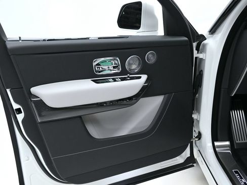 New 2027 Rolls-Royce Cullinan Black Badge AWD/4WD image 26