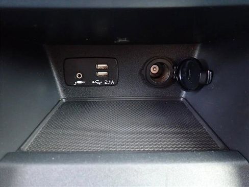 Used 2022 Subaru Forester Premium AWD/4WD image 22