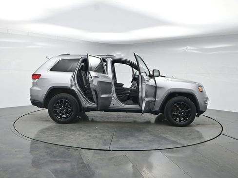 Used 2021 Jeep Grand Cherokee Laredo X AWD/4WD image 49