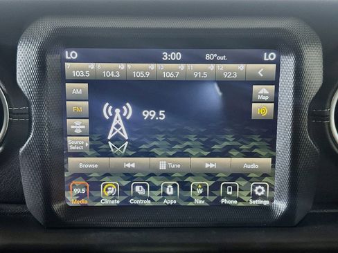 Used 2023 Jeep Wrangler Unlimited Sahara AWD/4WD image 19