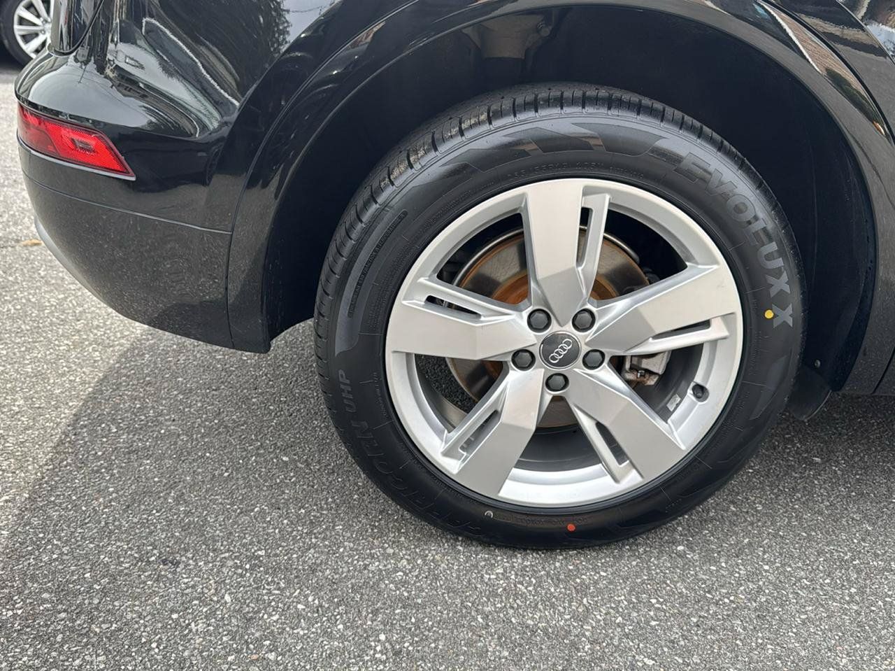 Used 2018 Audi Q5 2.0T Premium Plus w/ Premium Plus Package AWD/4WD image 19