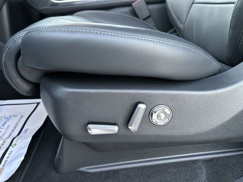 New 2025 Lincoln Navigator Reserve image 12