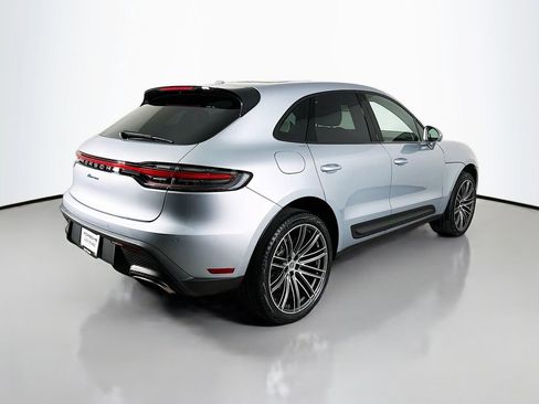 Used 2025 Porsche Macan image 9