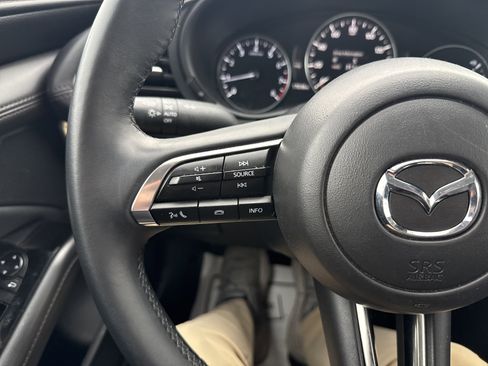 Used 2025 MAZDA MAZDA3 s image 24