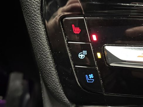 Used 2023 Ford Explorer Limited image 8