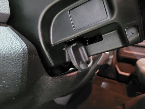 Used 2018 RAM 1500 ST w/ SXT Appearance Group image 40