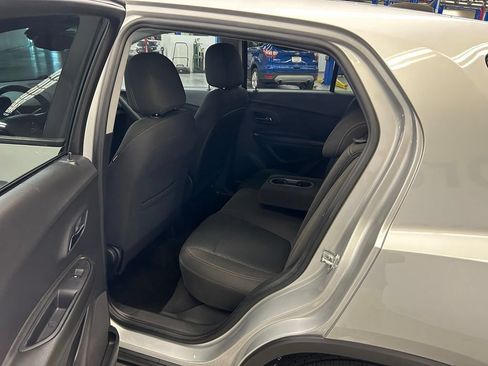 Used 2021 Chevrolet Trax LS w/ Tint and Cruise Package FWD image 19