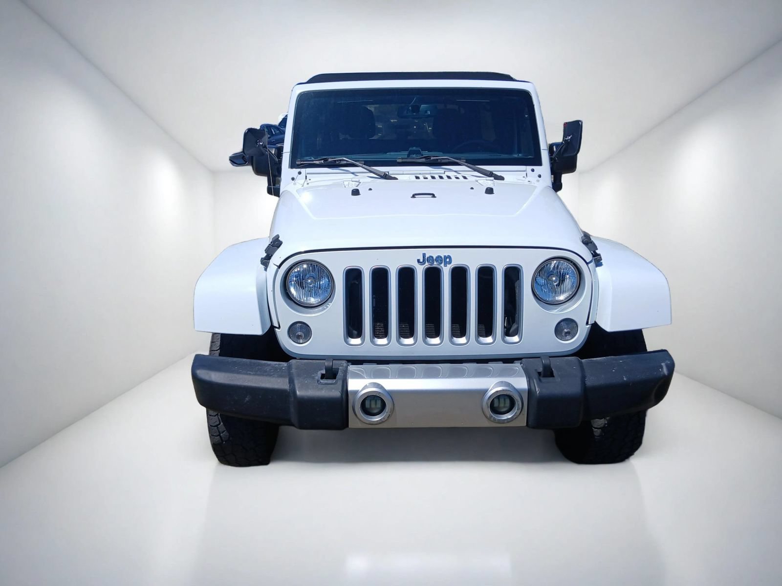 Used 2016 Jeep Wrangler Unlimited Sahara w/ Connectivity Group AWD/4WD image 3