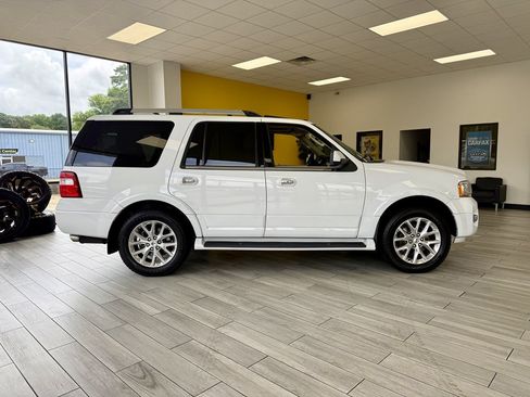 Used 2017 Ford Expedition Limited RWD image 5