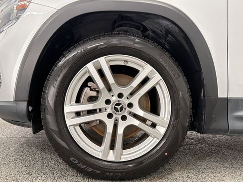 Used 2021 Mercedes-Benz GLB 250 image 11
