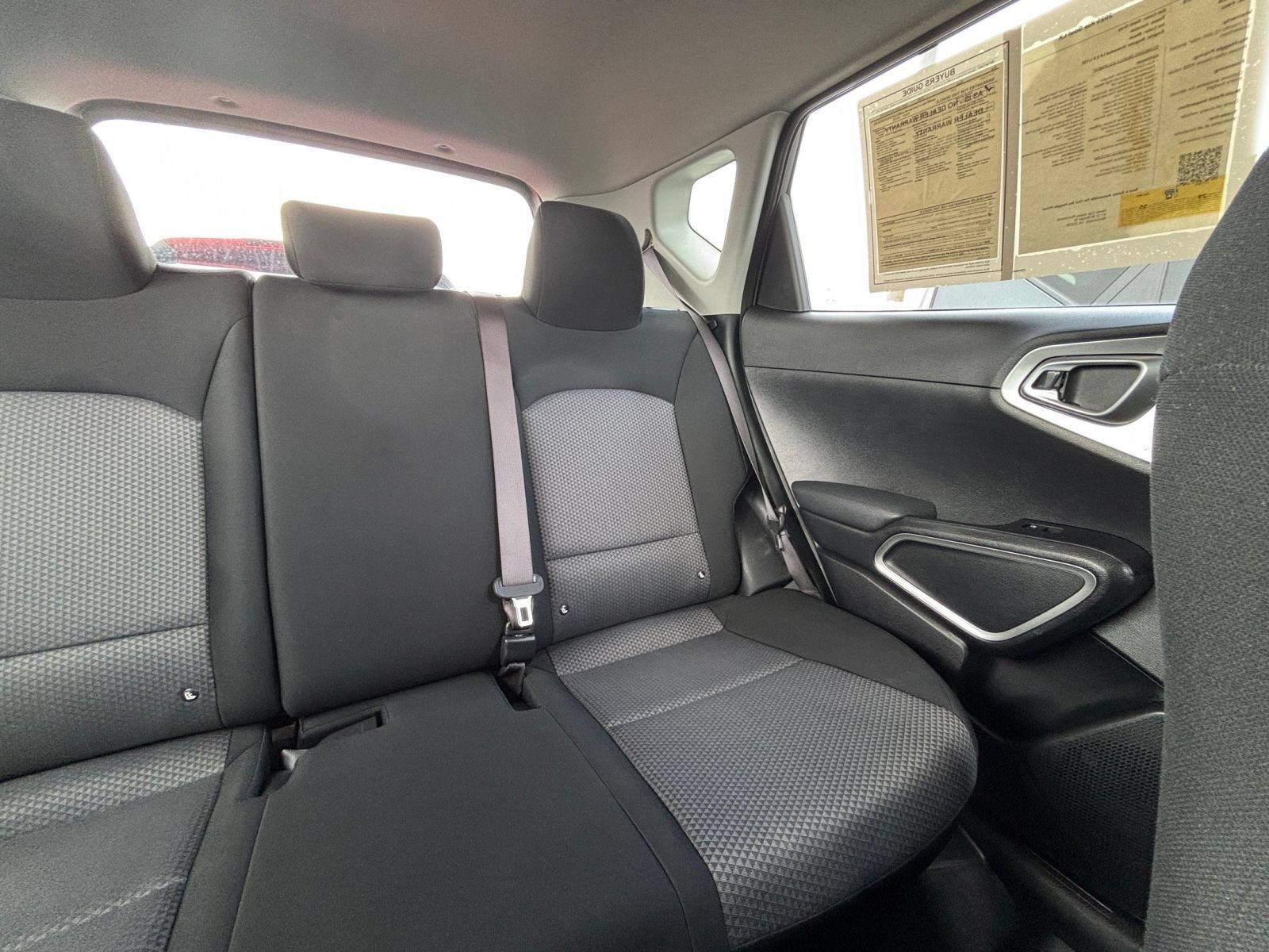 Used 2025 Kia Soul LX w/ LX Technology Package FWD image 34
