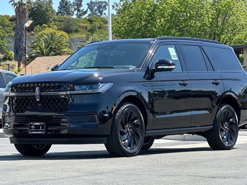New 2026 Lincoln Navigator Reserve w/ Jet Appearance Package AWD/4WD image 7
