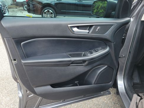Used 2021 Ford Edge SE FWD image 16