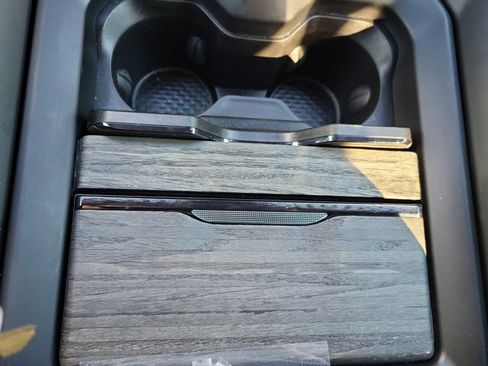 Certified 2025 RAM 1500 Limited w/ Off Road Group image 38