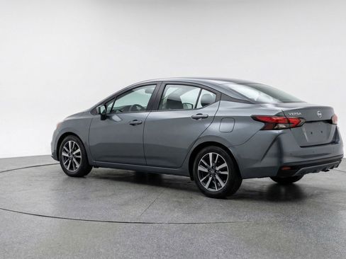 Used 2025 Nissan Versa SV image 6