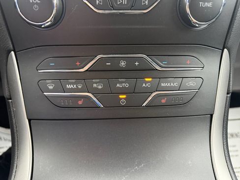 Used 2020 Ford Edge SEL FWD image 13