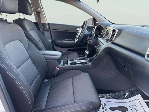 Used 2017 Kia Sportage LX FWD image 16