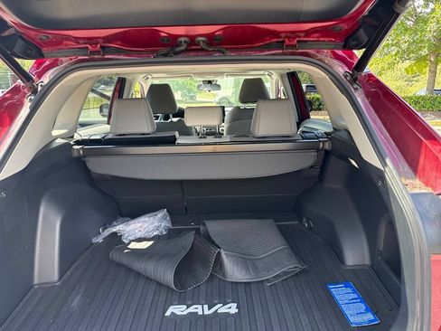 Used 2022 Toyota RAV4 XLE Premium AWD/4WD image 12