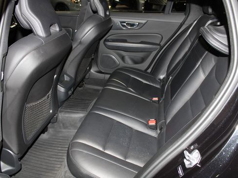 Used 2021 Volvo V60 T5 Cross Country w/ Climate Package image 15