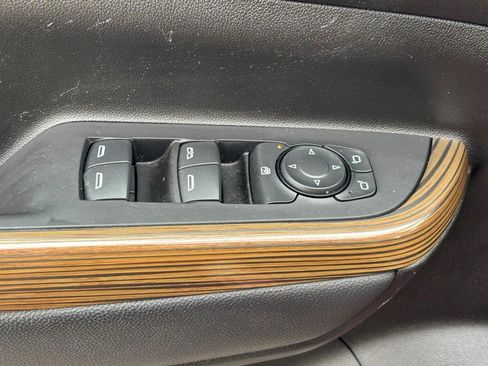 Used 2023 GMC Acadia SLE w/ Driver Convenience Package image 18