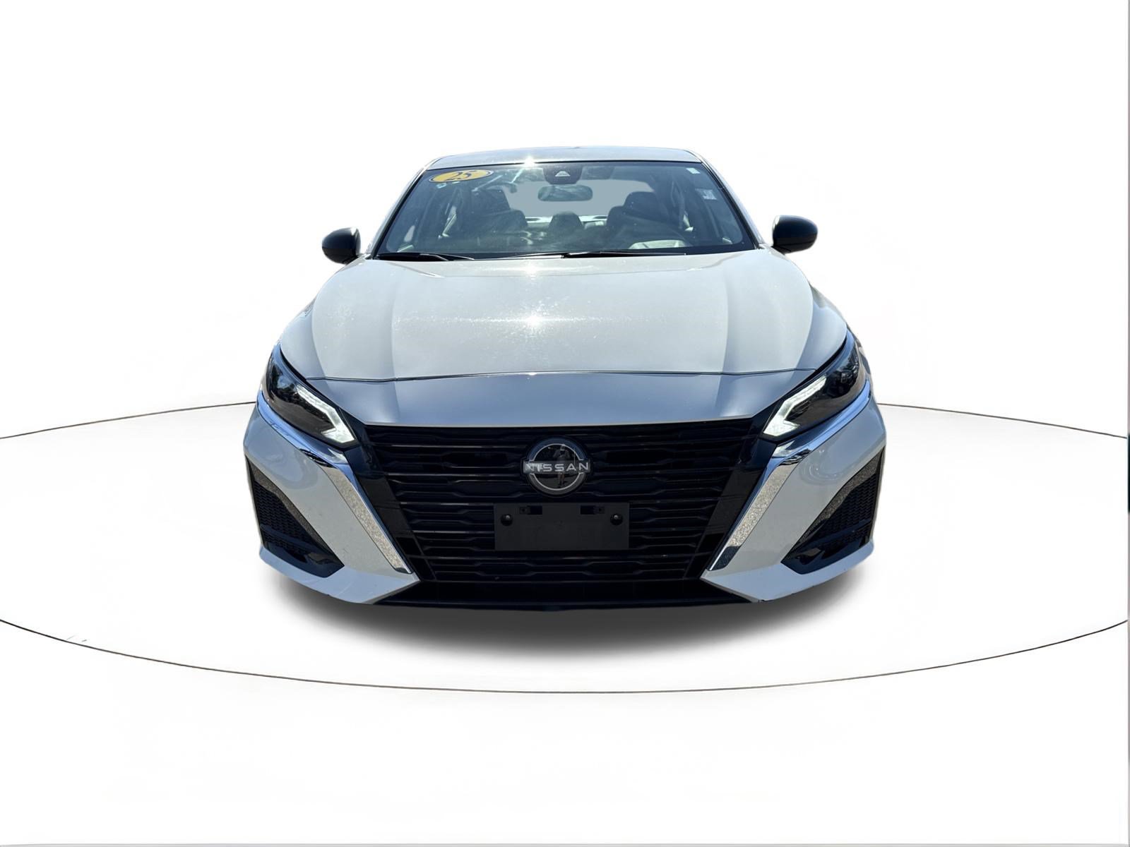 Used 2025 Nissan Altima 2.5 SV FWD image 8