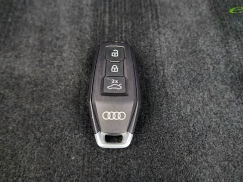 Used 2025 Audi A6 e-tron Premium Plus w/ Premium Plus RWD image 61